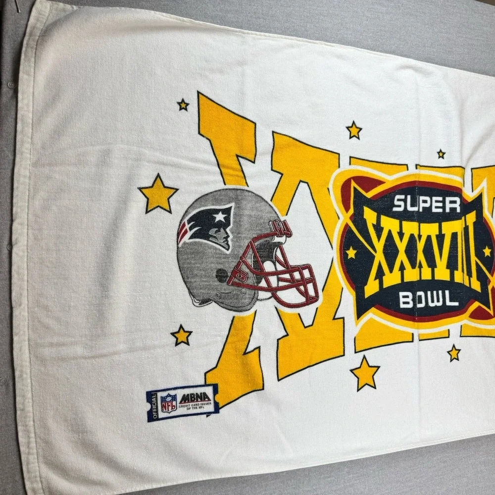 MBNA NFL Super Bowl XXXVI Promo Towel Credit Card Issuer Patriots vs. Panthers